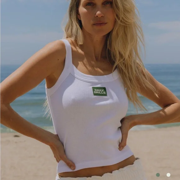 Daily Drills White Tank with Green Logo size is a Medium/large - Picture 2 of 5